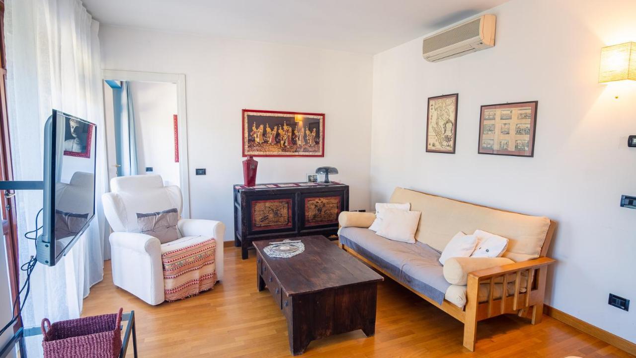 The Zodiac Apartment - Italian Homing 西尔米奥奈 外观 照片