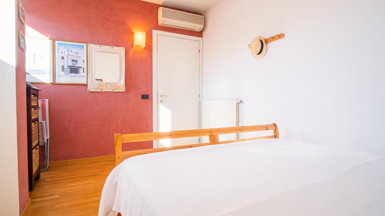 The Zodiac Apartment - Italian Homing 西尔米奥奈 外观 照片
